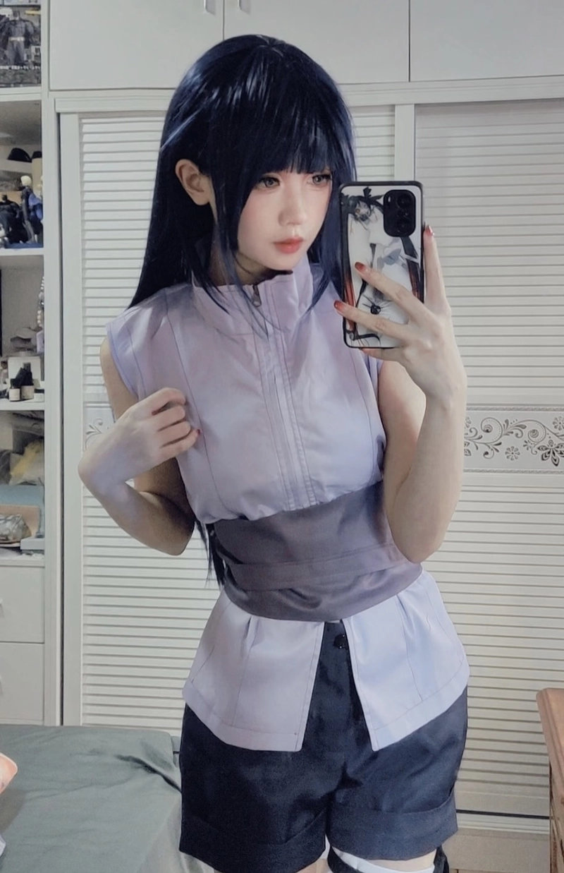 Ảnh phong thái cuốn hút mang cosplay Hinata