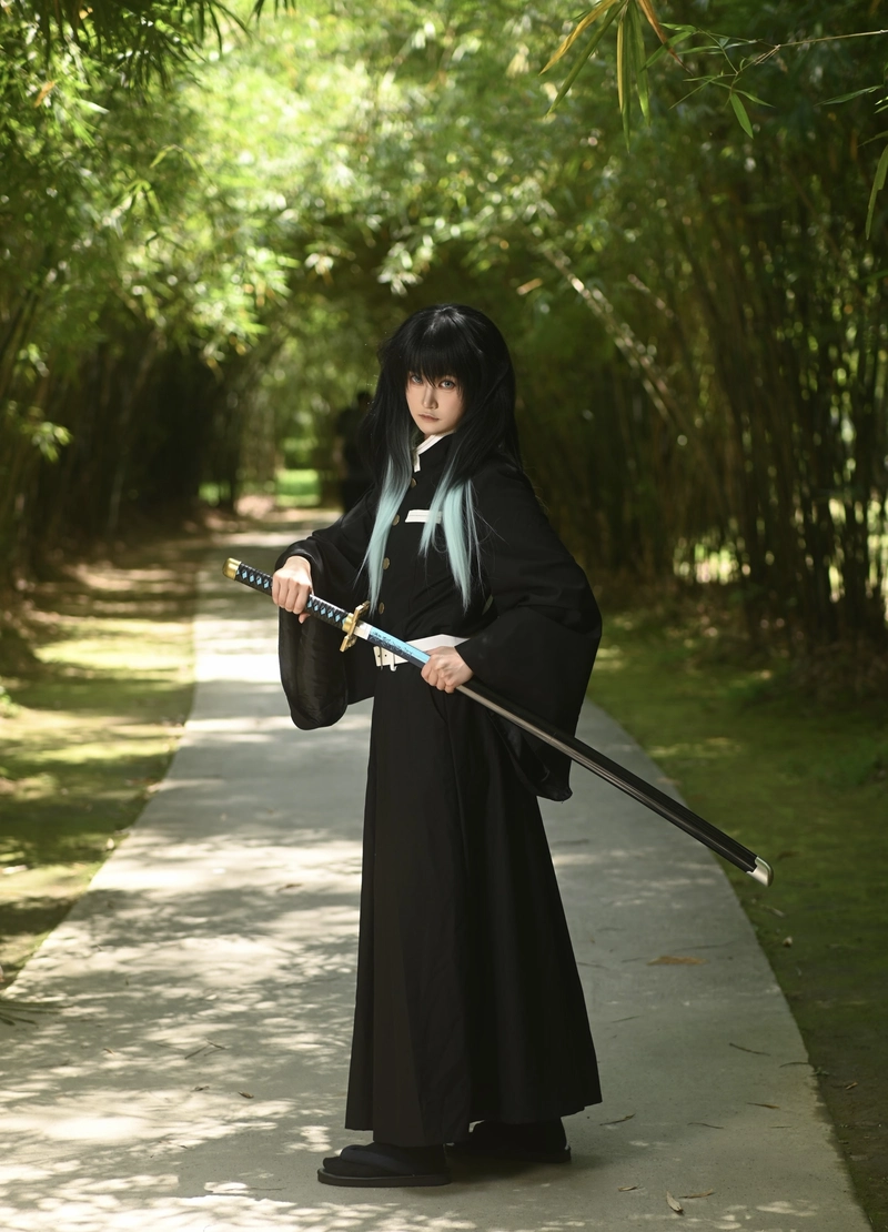 Ảnh phụ kiện kiếm hà trụ cosplay nổi bật trong ảnh