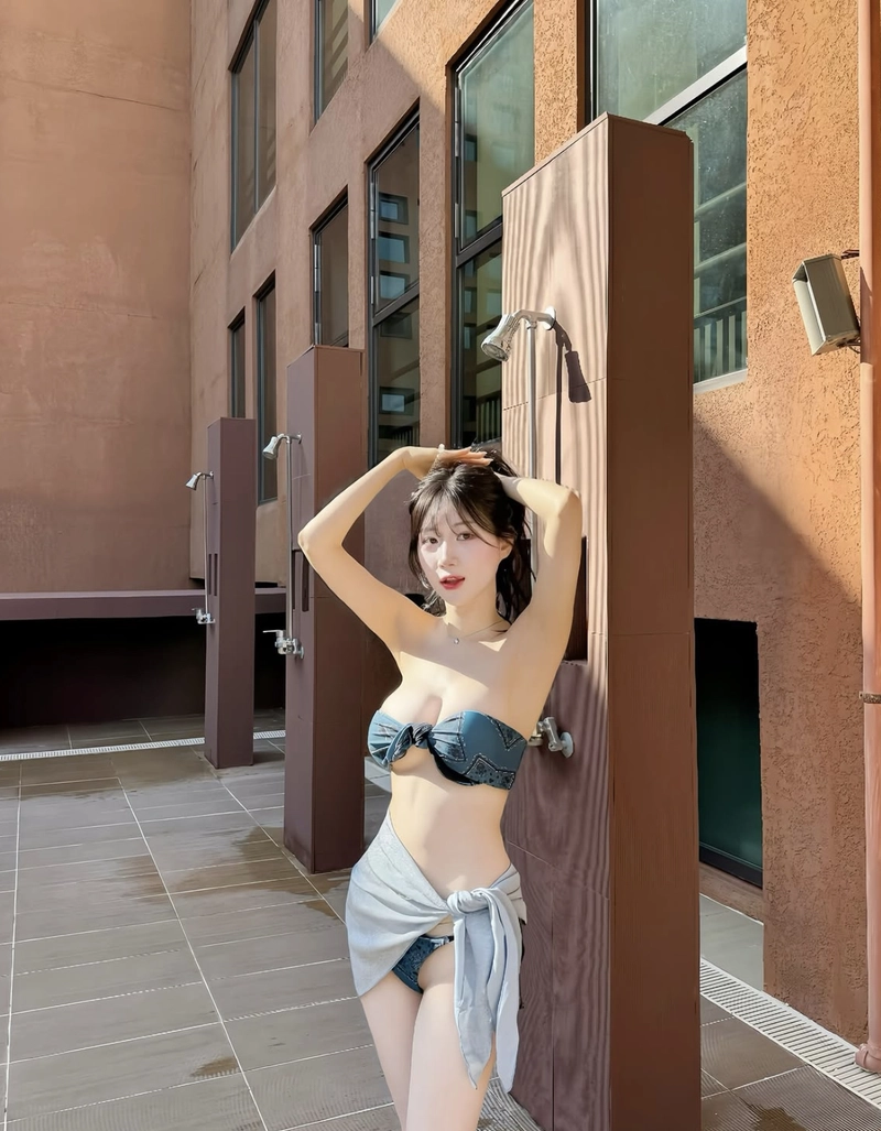 Ảnh seoul asuna bikini dưới ánh nắng mặt trời