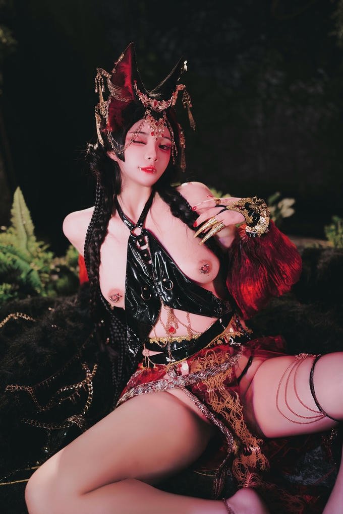 Ảnh sex cổ trang vương phi bị cởi y phục