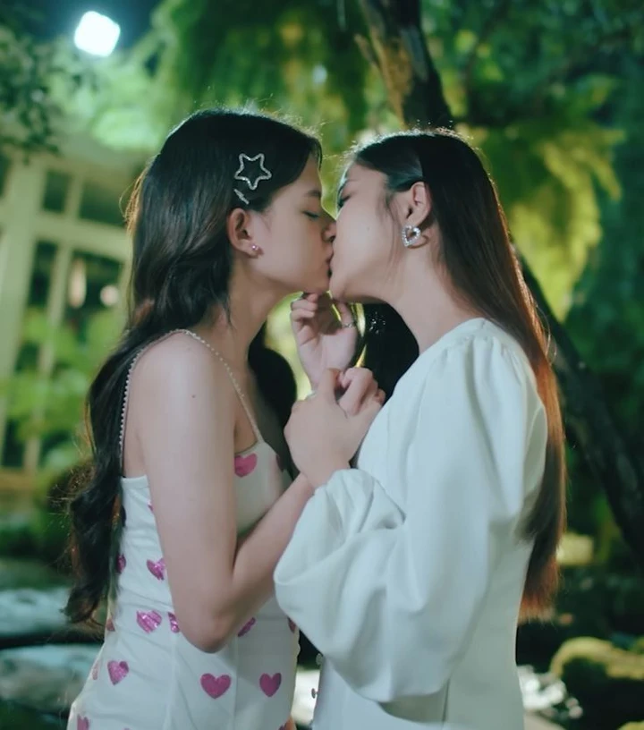 Ảnh sex les nóng ran rực rỡ