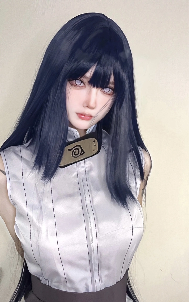 Ảnh tạo dáng nhẹ nhàng mang cosplay Hinata