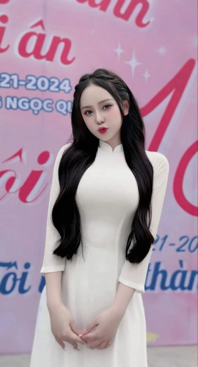 Áo dài gợi cảm nóng bỏng lôi cuốn