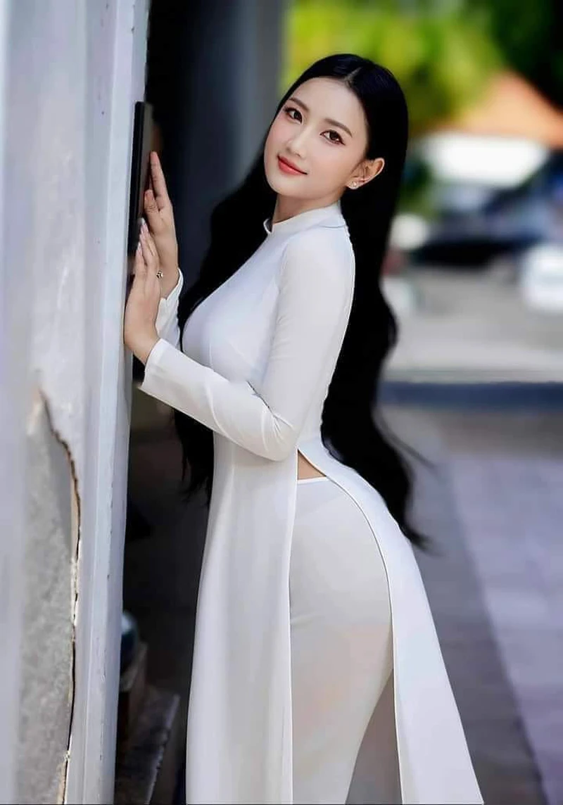 Áo dài sexy khiêu khích cuốn hút