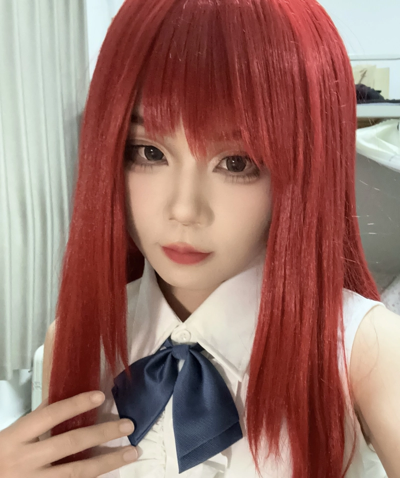 Chân dung cosplay Erza thần thái cuốn hút