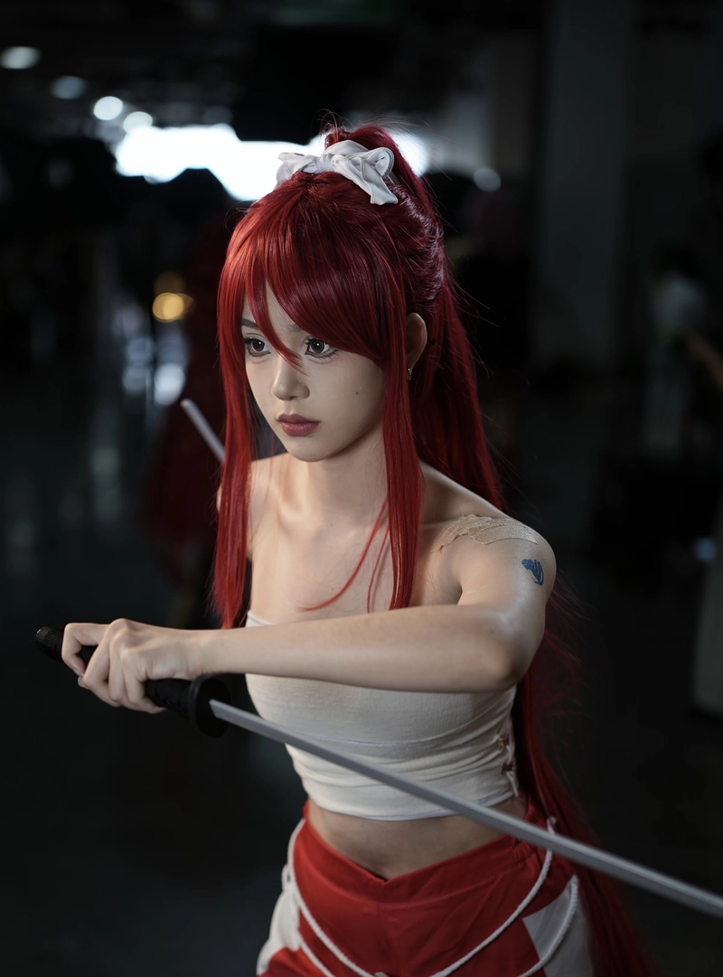 Chân dung nữ chiến binh đẹp cùng cosplay Erza