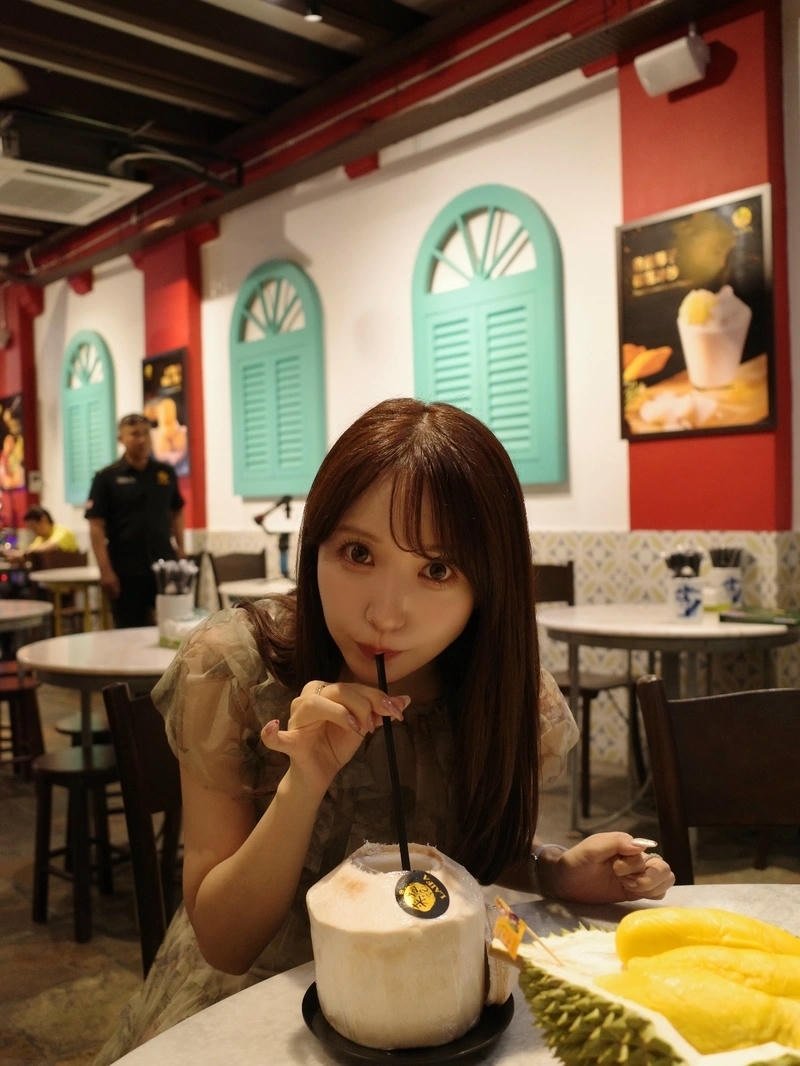 Concept thời trang mang lại hình ảnh gợi cảm tự nhiên