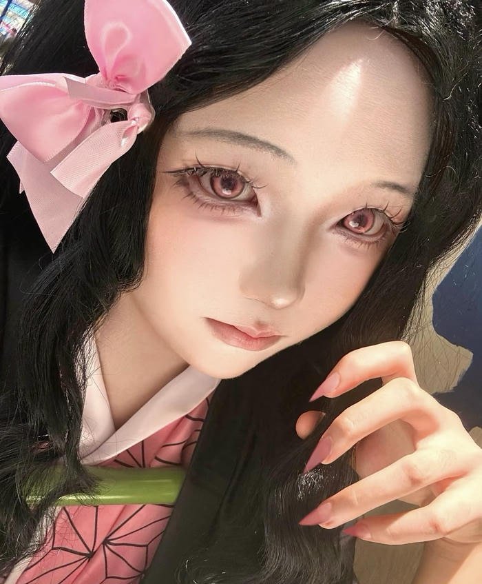 Cosplay Nezuko cute mắt to tròn nụ cười tươi
