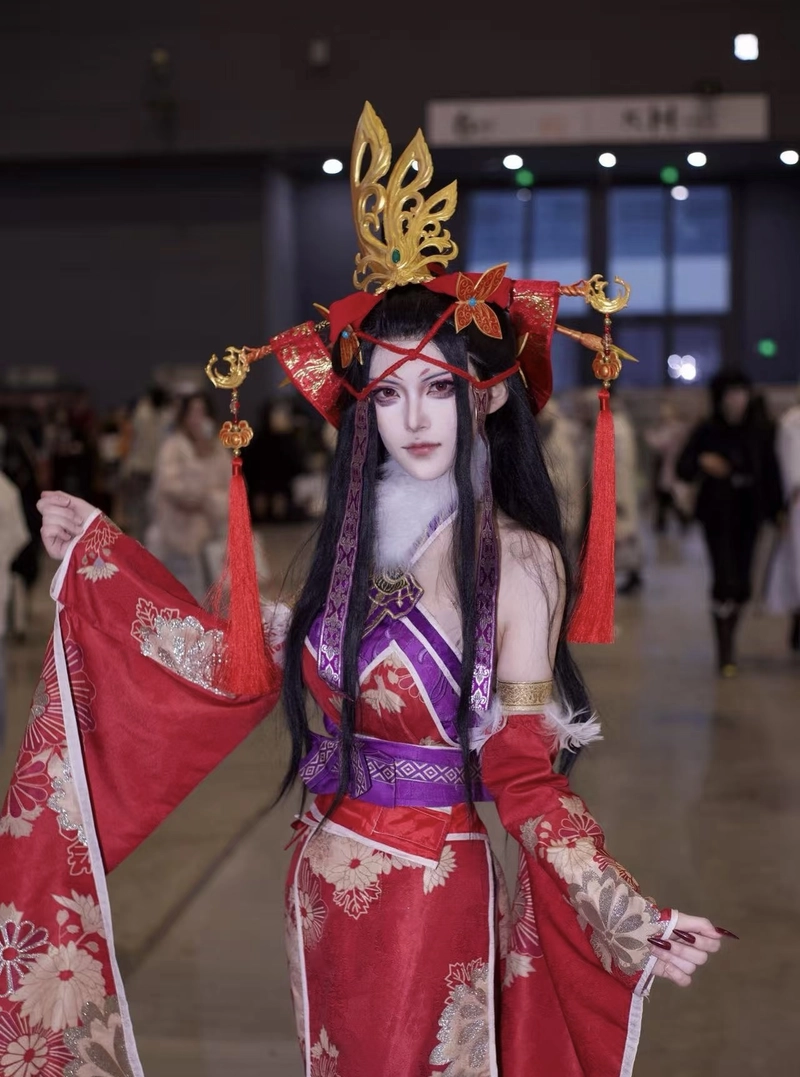 Cosplay Trung Quốc tạo dáng thần thái đẹp
