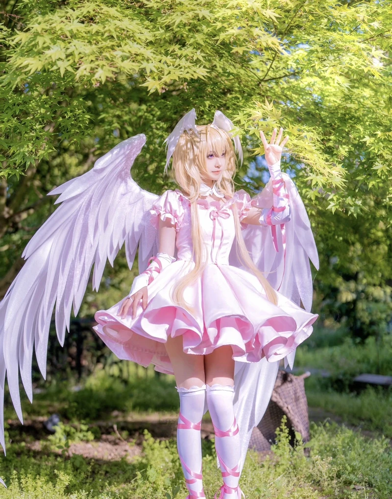 Cosplay thiên thần phong cách thanh khiết nhẹ nhàng