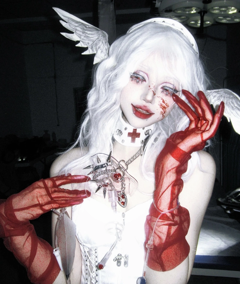 Cosplay thiên thần tạo cảm giác thanh khiết nhẹ
