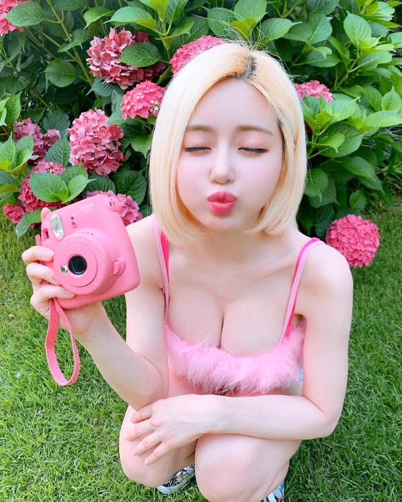 DJ Soda bikini màu hồng cực dễ thương