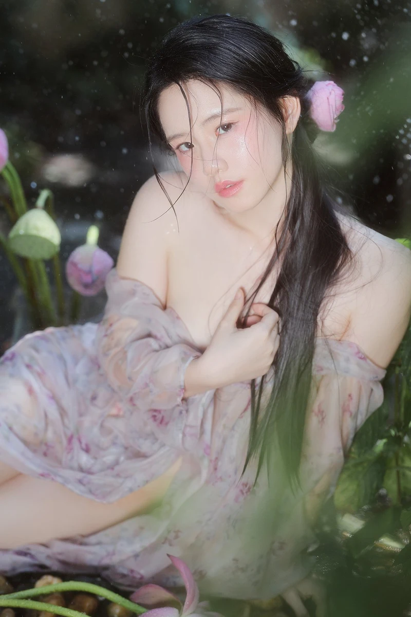 Đầy đặn gợi cảm ảnh nóng khoe hàng