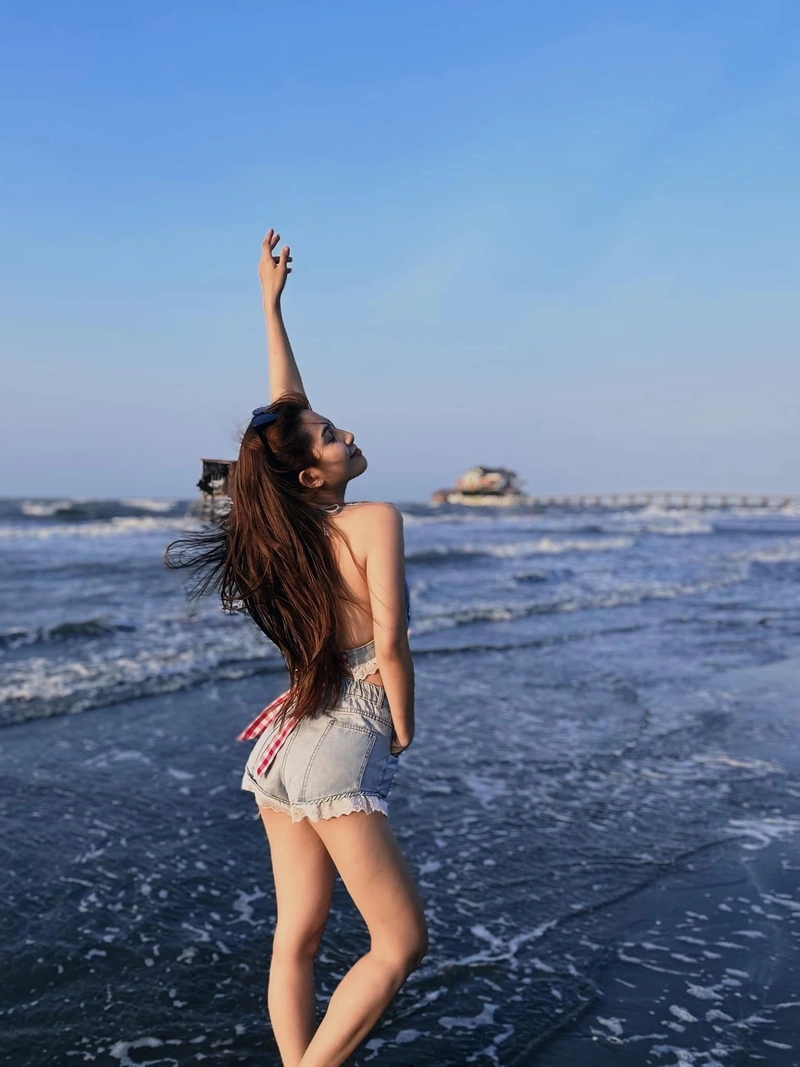 Diễn viên thiên an mặc bikini cực đẹp