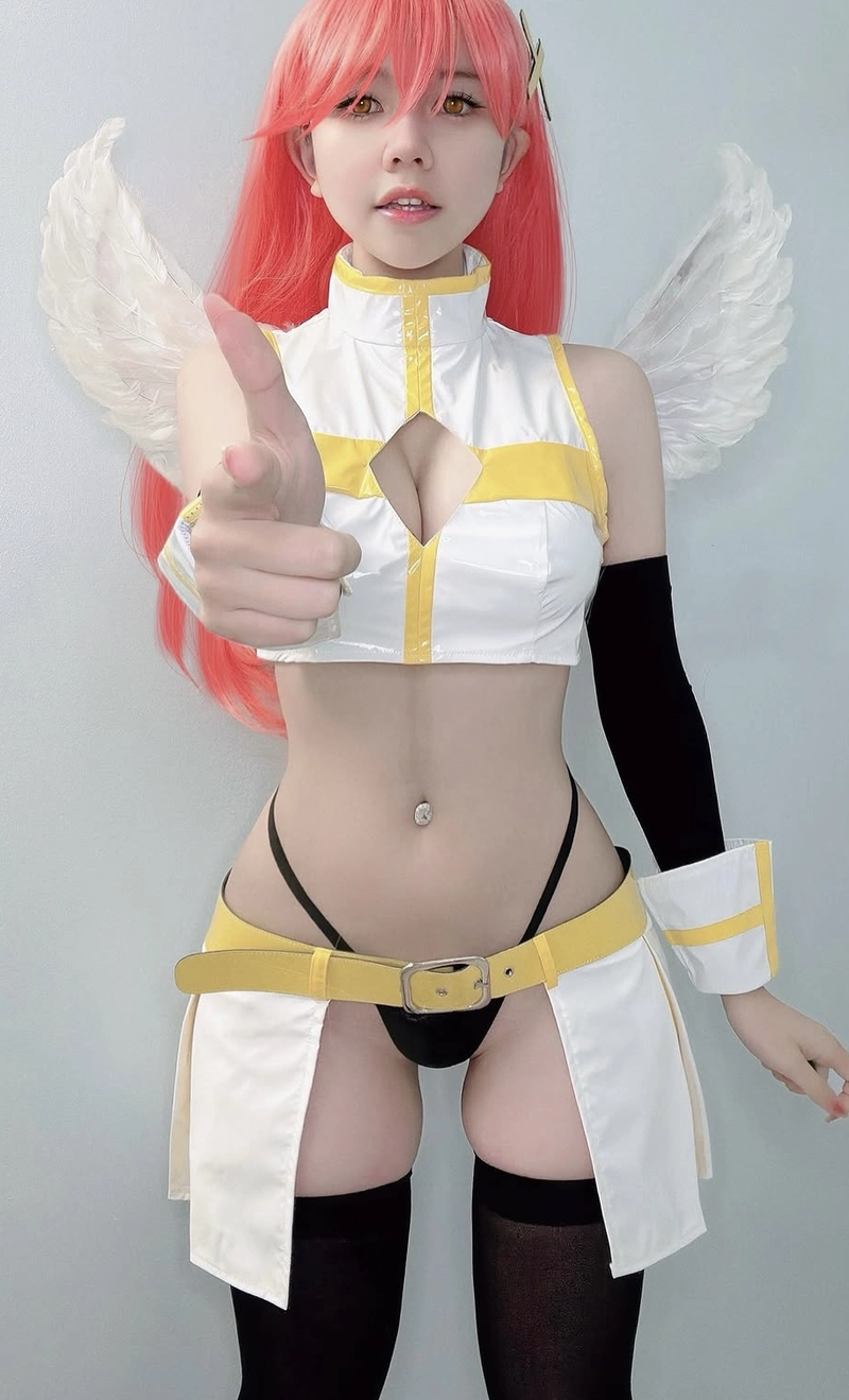 Gái đẹp arisa nguyễn bikini cosplay có cánh