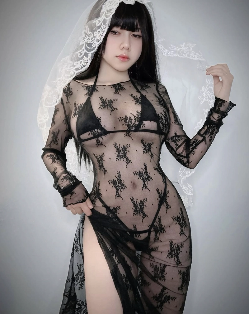 Gái đẹp arisa nguyễn bikini váy xuyên thấu hút mắt