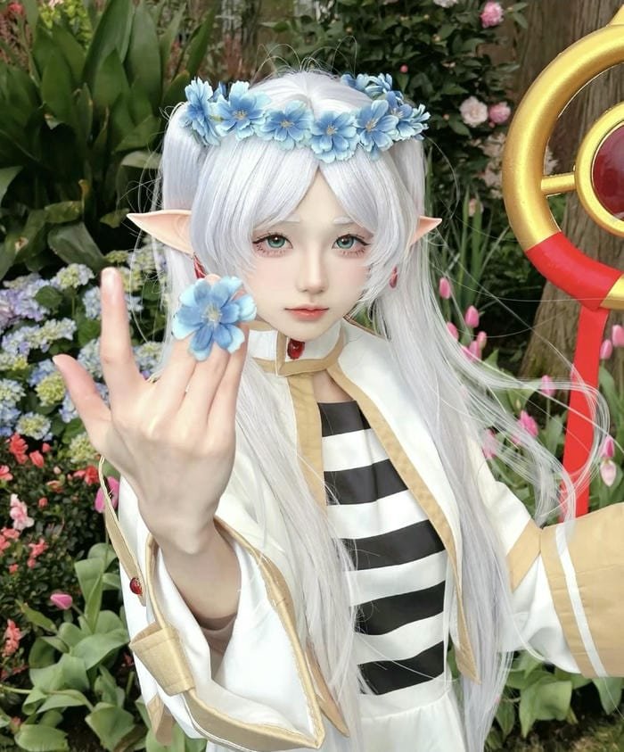 Gái đẹp cosplay anime nữ thần thái