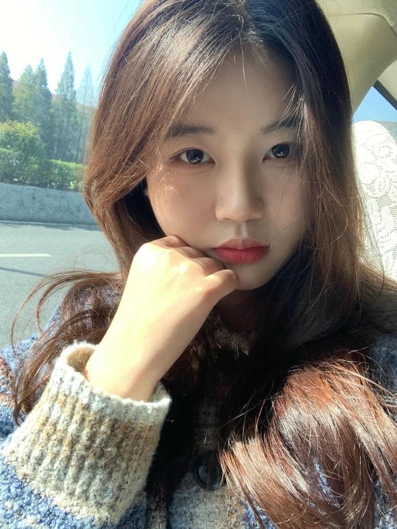 Gái xinh 2k2 chụp ảnh selfie