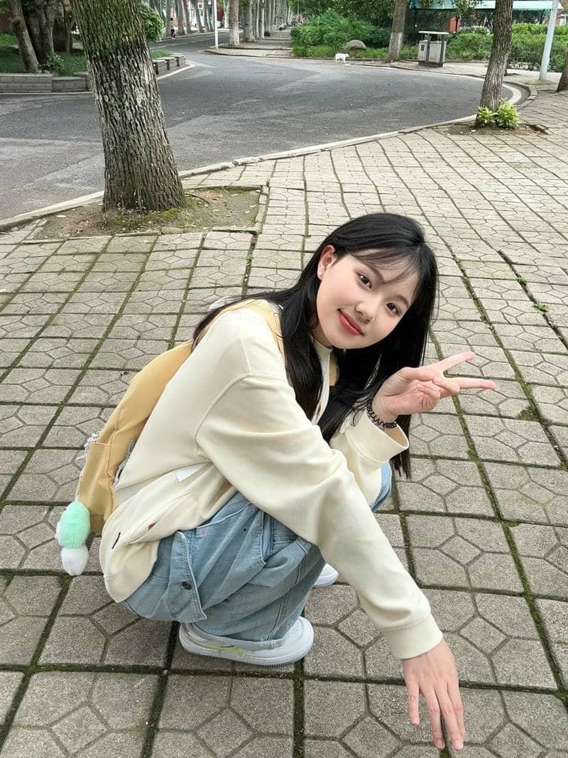 Gái xinh 2k2 outfit đi học đáng yêu