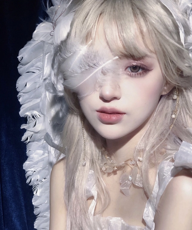 Gái xinh cosplay thiên thần phong cách bay bổng