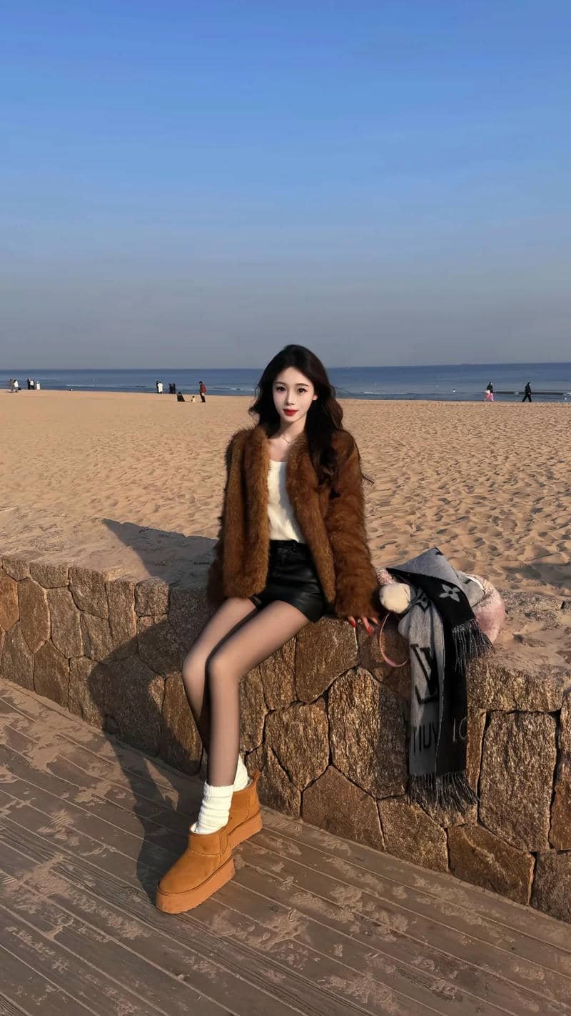 Gái xinh tuổi đôi mươi 2002