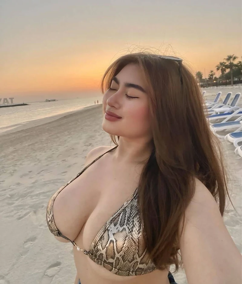 Hình Chubby Nóng Bỏng Ngậy Ngà