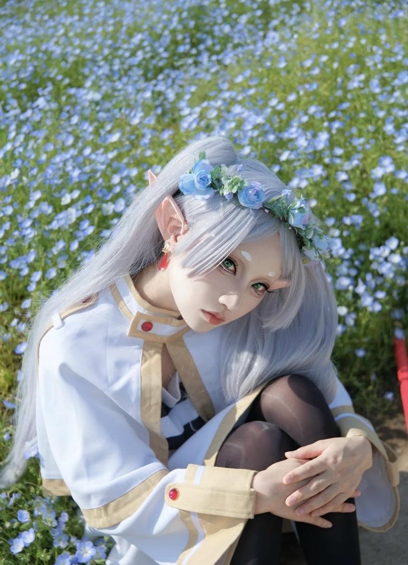 Hình ảnh Frieren cosplay phù hợp làm avatar nhẹ nhàng