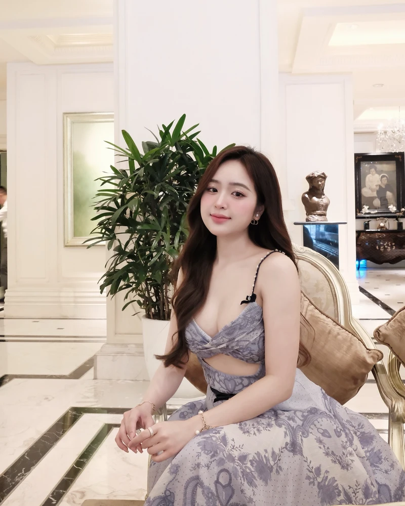 Hình ảnh Lê Phương Anh bikini sexy cùng nụ cười rạng rỡ