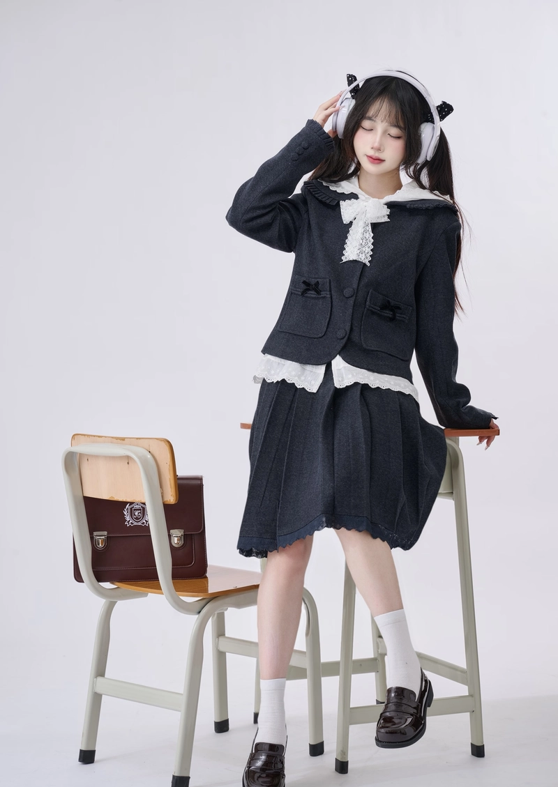 Hình ảnh bộ đồ cosplay nữ sinh với chi tiết rõ nét
