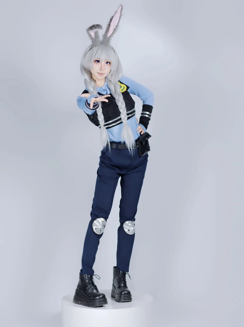 Hình ảnh bộ đồ thỏ cosplay với thiết kế đáng yêu