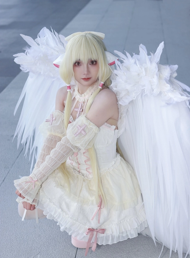 Hình ảnh cosplay thiên thần phong cách mềm mại