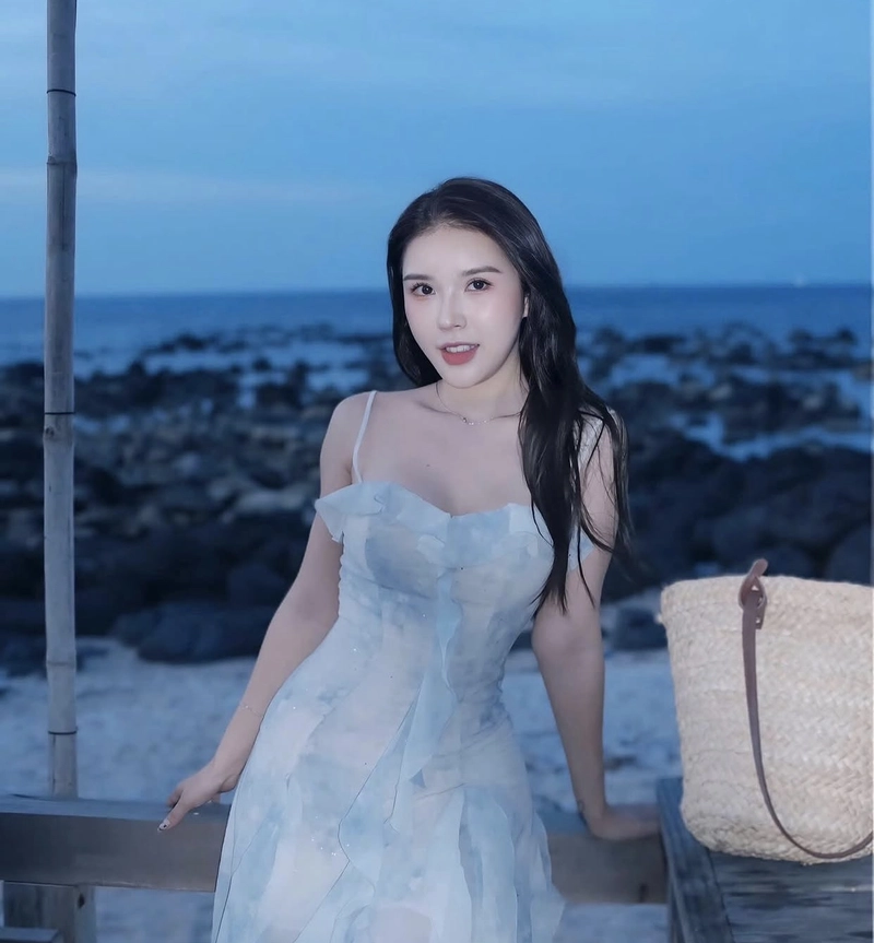Hình ảnh đan phượng bikini sexy quyến rũ