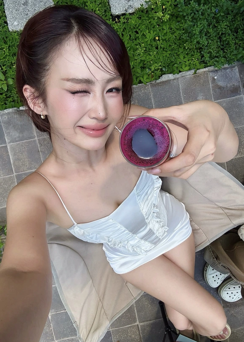Hình ảnh gái xinh cười vibe ngọt ngào dễ thương