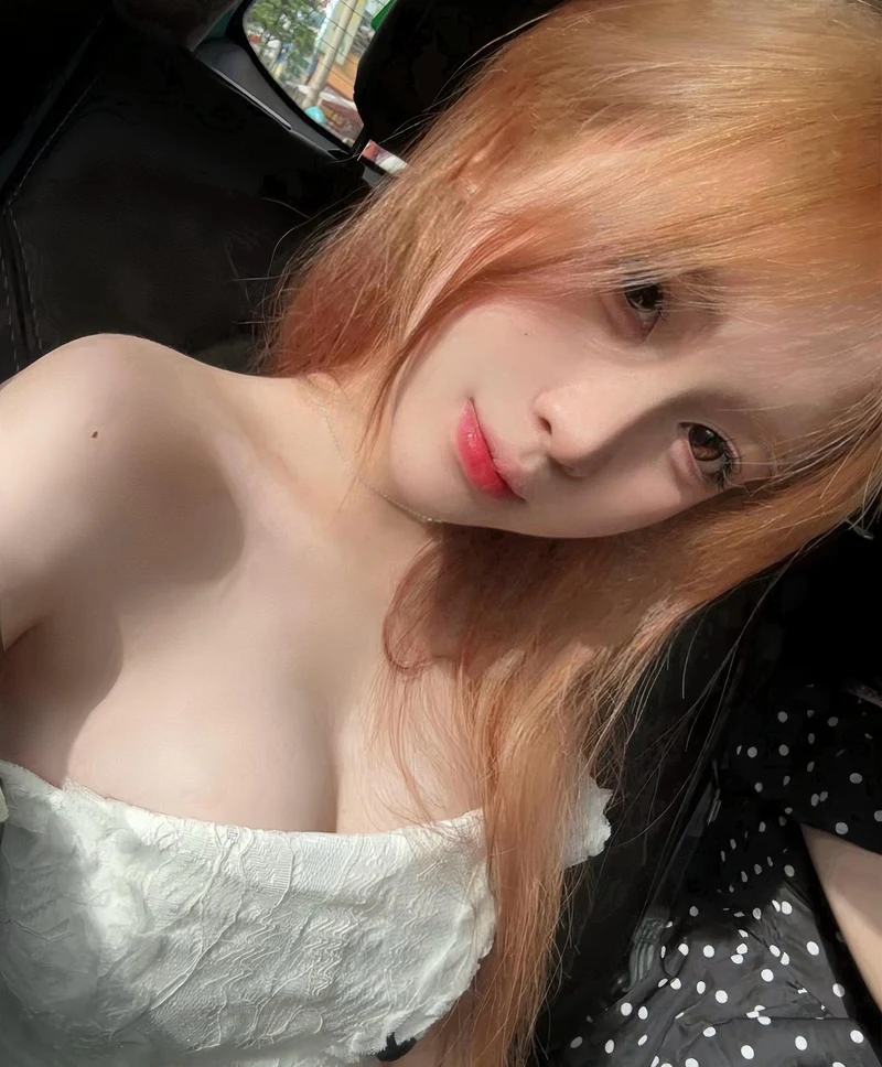 Hình ảnh gái xinh mlem với thân hình hoàn hảo và nụ cười dễ thương