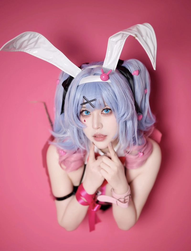 Hình ảnh gương mặt hóa trang thỏ cosplay với nét dịu dàng
