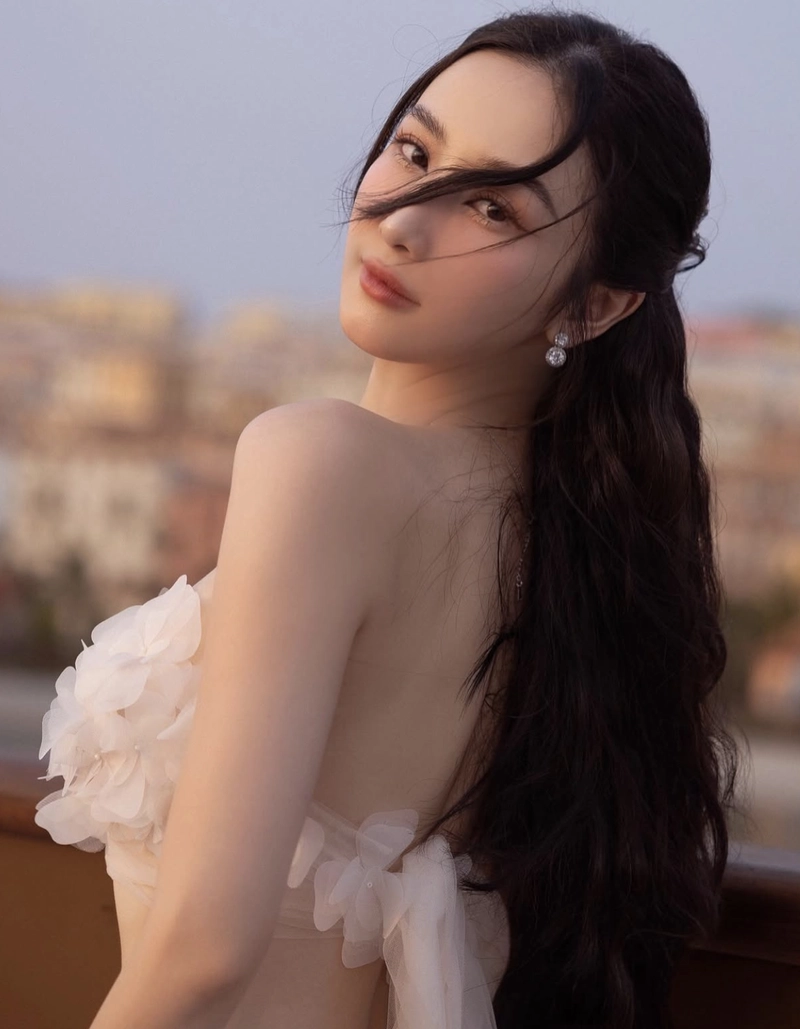 Hình ảnh jun vũ bikini thướt tha