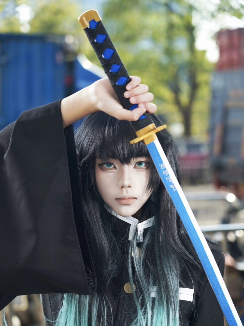Hình ảnh mái tóc tối màu hà trụ cosplay nổi bật chi tiết