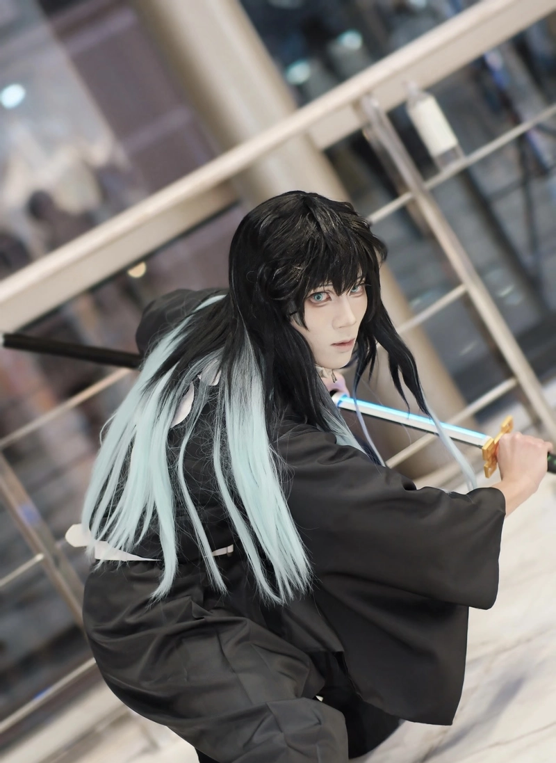 Hình ánh nhìn lạnh hà trụ cosplay tạo điểm nhấn mạnh