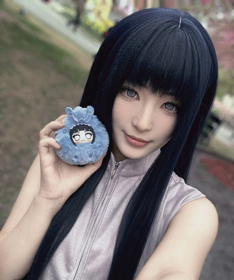 Hình ảnh nữ tóc đen nổi bật Hinata