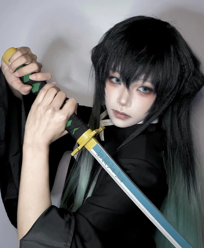 Hình ảnh phụ kiện vũ khí hà trụ cosplay nổi bật trong khung hình