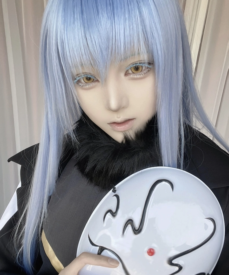 Hình ảnh tạo dáng tự nhiên cùng Rimuru cosplay