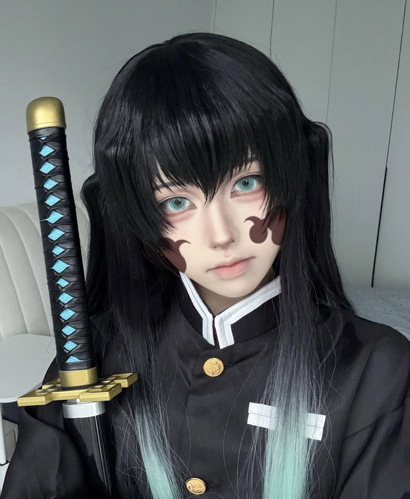 Hình bộ đồ hà trụ cosplay với họa tiết rõ ràng