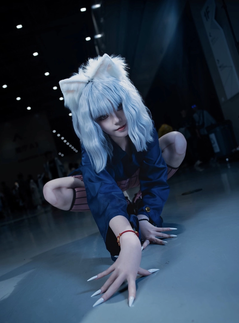 Hình phụ kiện tai mèo cosplay nổi bật trên mái tóc