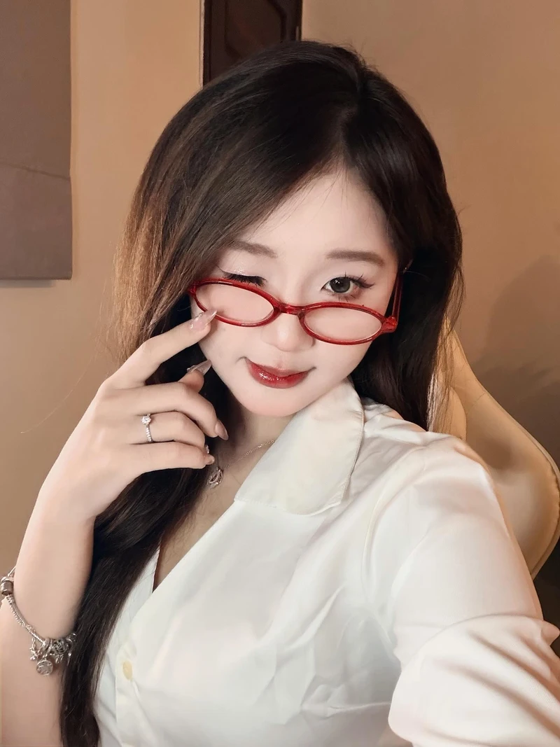 Hình sex Bình An đầy khiêu khích
