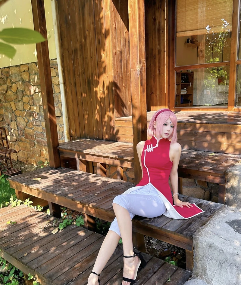 Hình tạo dáng cá tính cùng cosplay Sakura