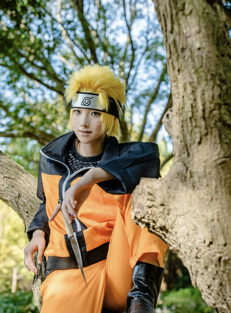 Hình thần thái chiến binh mang cosplay Naruto
