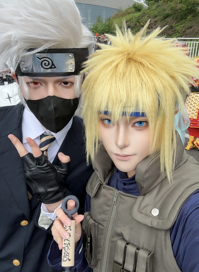 Hình tóc vàng nổi bật cùng cosplay Naruto