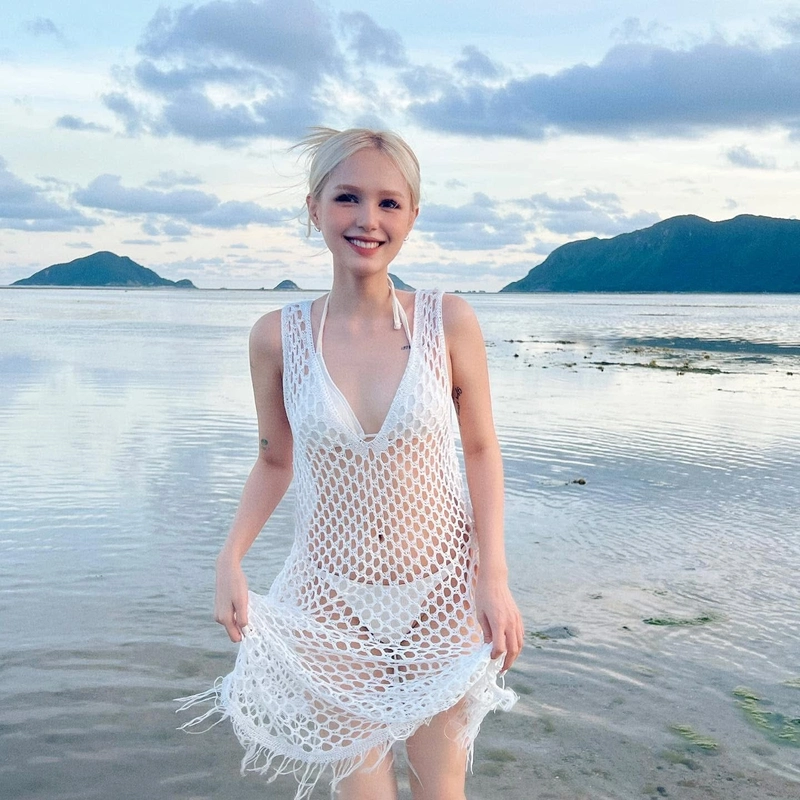 Hình xoài non bikini lưới màu trắng