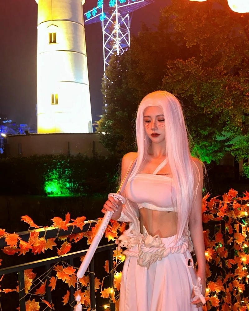 Hóa trang halloween phong cách ma quái đầy ấn tượng