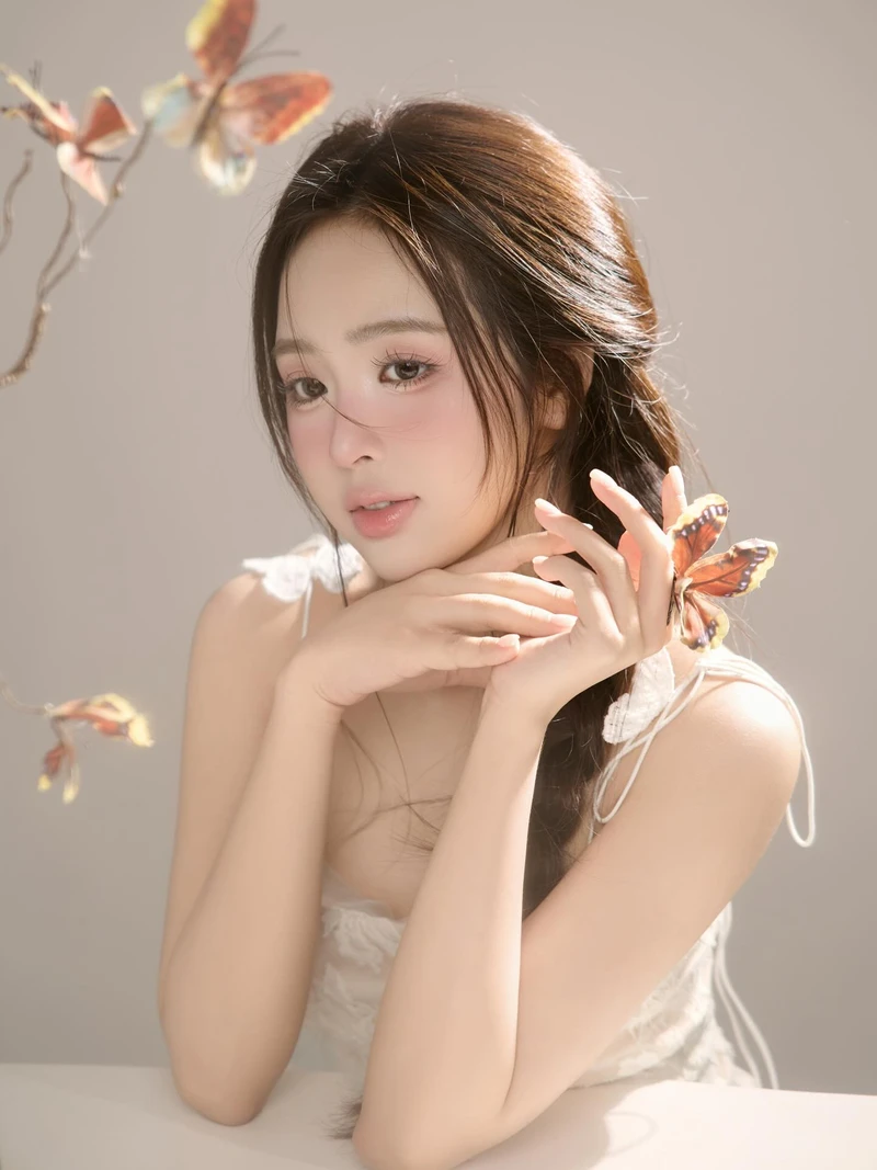 Hot TikToker nổi bật cùng hình ảnh Lê Phương Anh bikini sexy